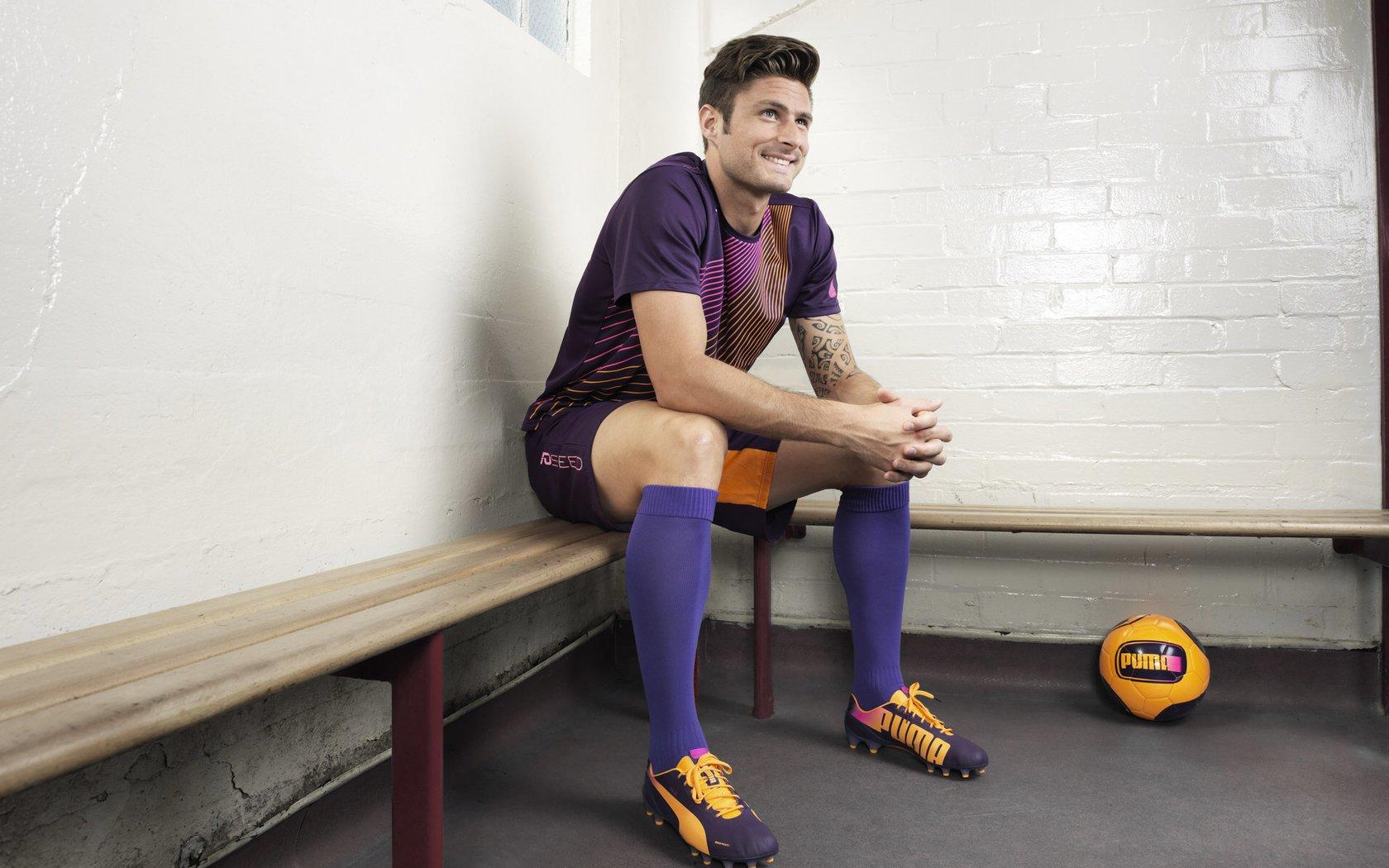 伊涅斯塔回应执教传闻，下次见面叫您教练先生？传奇笑答希望如此，听起来让人兴奋