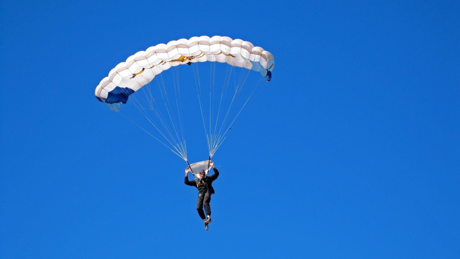 登贝莱跻身传奇殿堂，比肩梅西小罗齐祖，成为足坛史上第十位金满贯得主