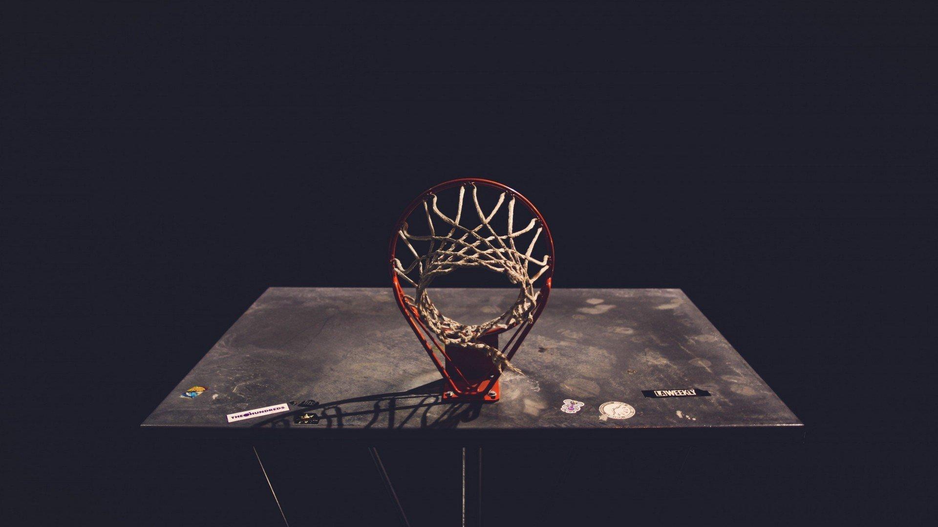 诺坎普今夜重燃战火，历史地标回归，巴萨开启新时代