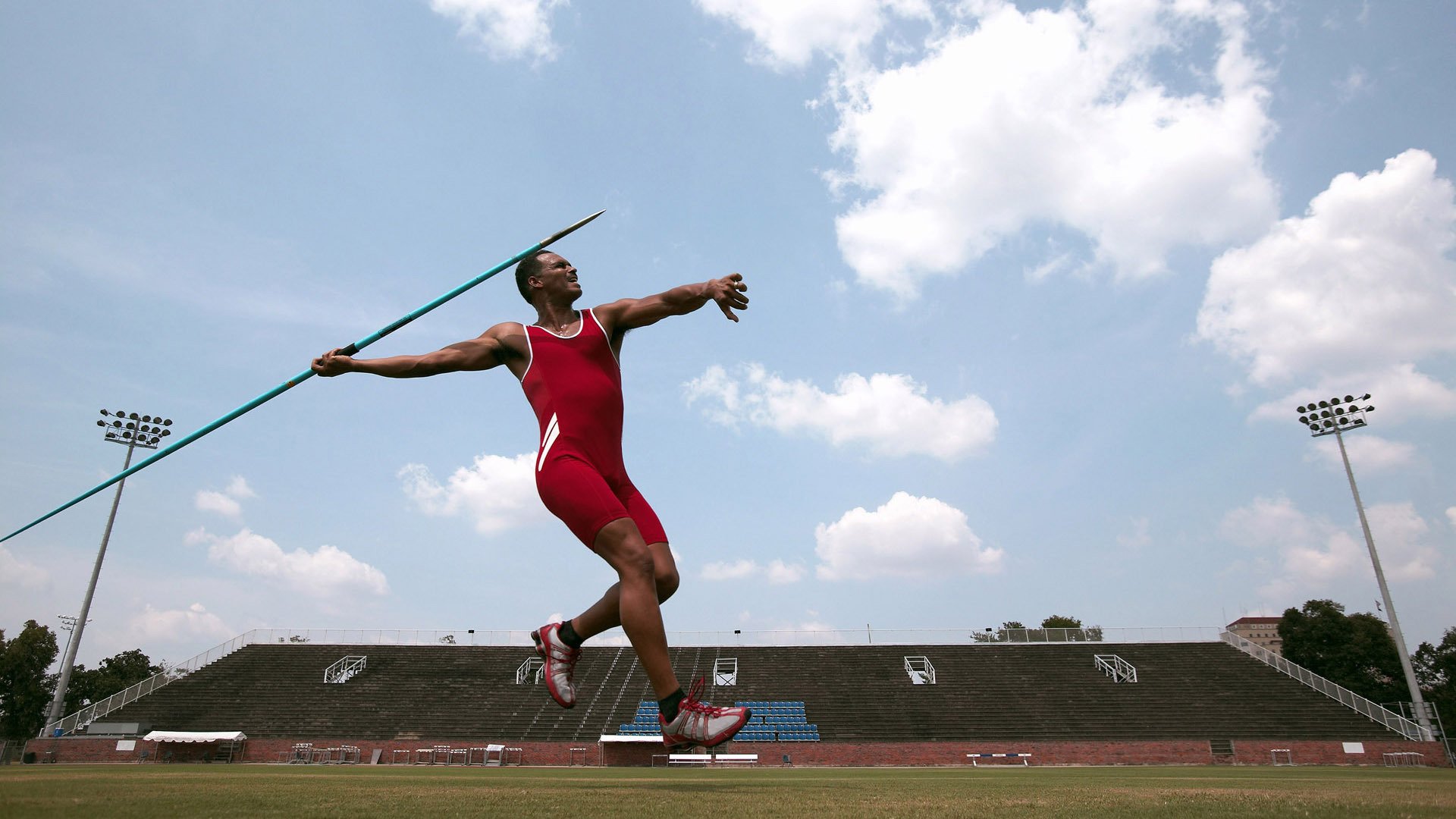 八一男篮内线支柱许钟豪重伤赛季报销 球队征程雪上加霜